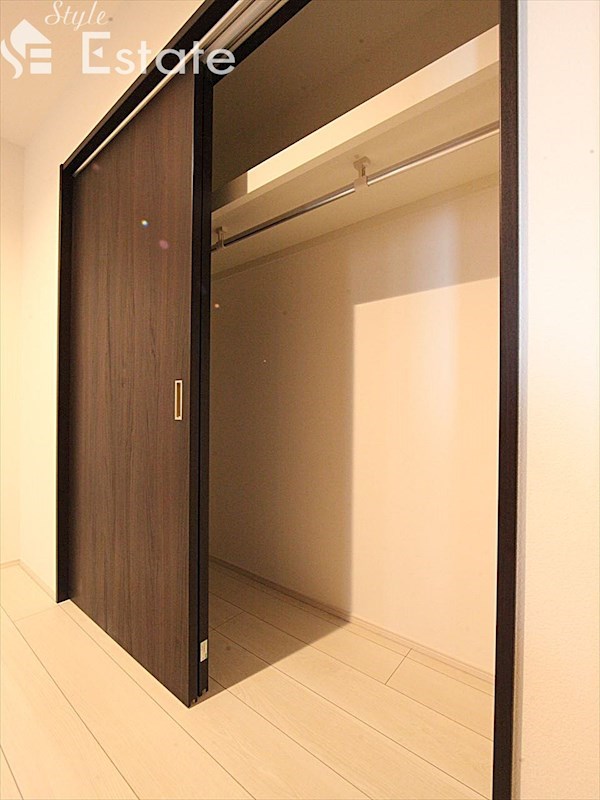 収納　クローゼット　　反転あり