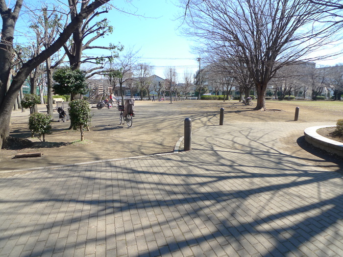 公園　南越谷第一公園（公園）まで300m