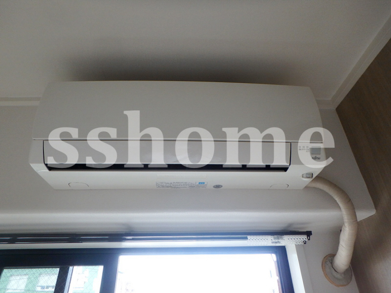 その他　エアコンは必需品ですね☆