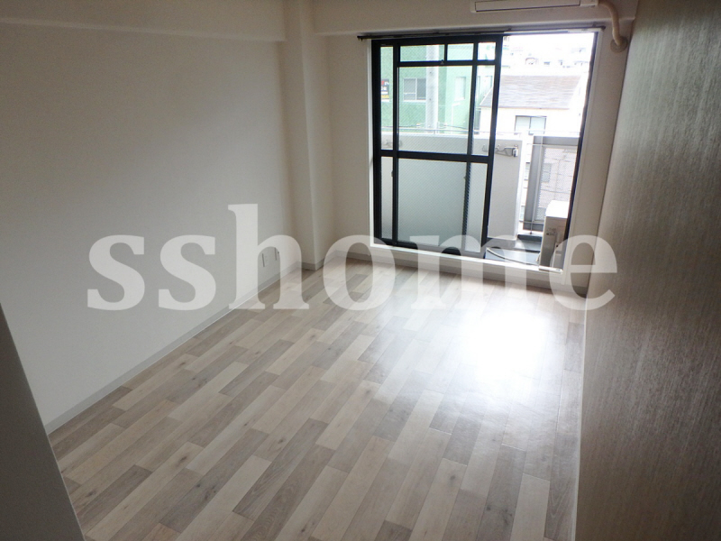 居室・リビング　明るいお部屋です☆