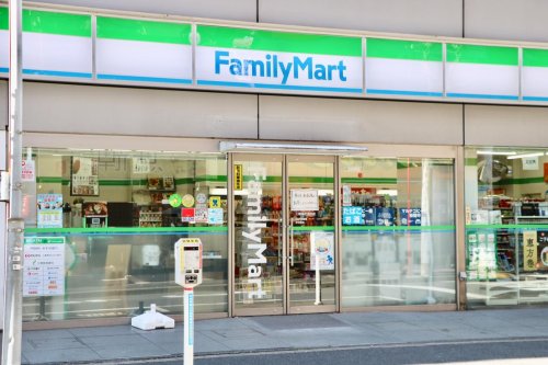 その他　【コンビニエンスストア】ファミリーマート　三崎神社通り店（その他）まで593m