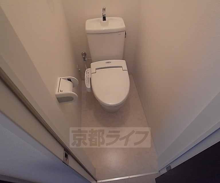 トイレ　ウォシュレットトイレ付き。