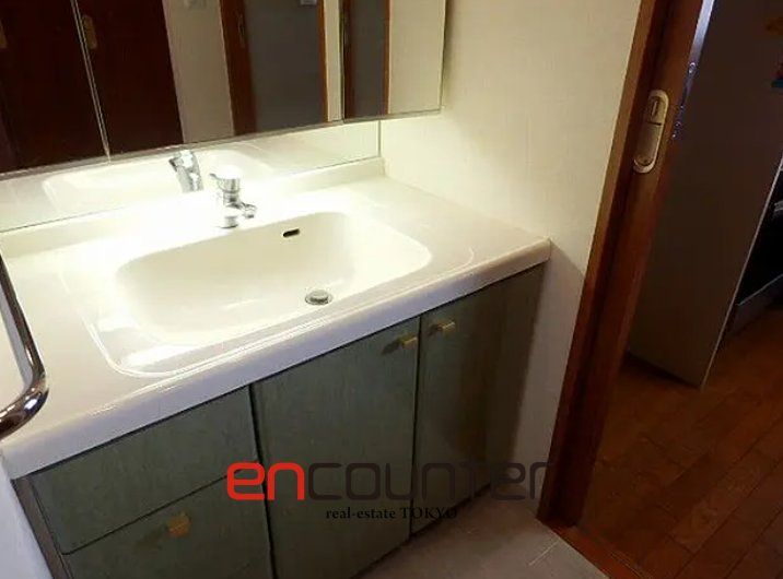 洗面設備　※同マンション別室参考写真