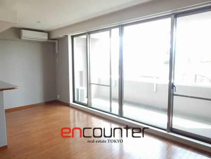 居室・リビング　※同マンション別室参考写真