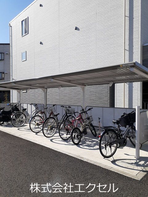 その他共有部分　屋根付きの駐輪場です。