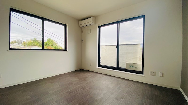 居室・リビング　開放感のあるゆったりとしたお部屋です♪
