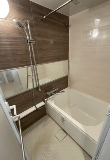 バス・シャワールーム　ダーシャモリ