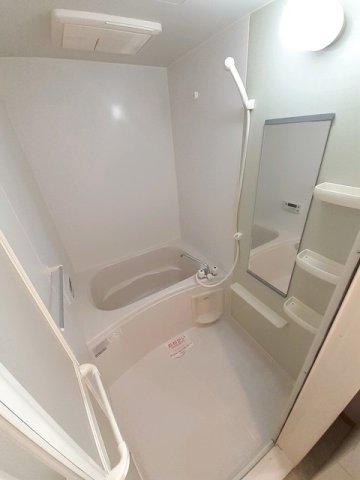 バス・シャワールーム　落ち着いた空間のお風呂です