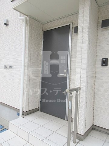 エントランス　ゆとりのあるエントランスです