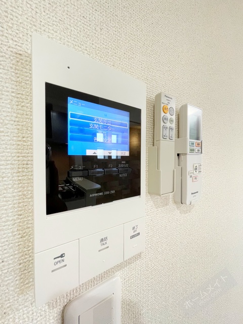 セキュリティ　カラーモニターホンで来訪者を確認できます♪