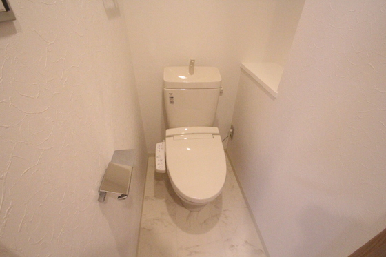 トイレ　※別号室の写真です