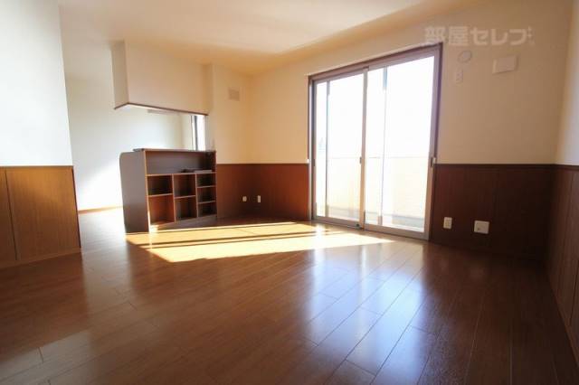 居室・リビング　※別の部屋の写真を流用しています。