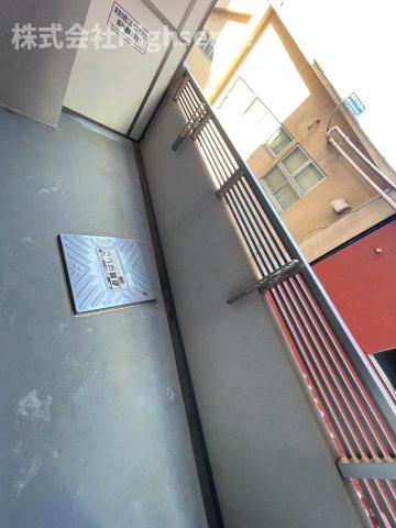 バルコニー　バルコニーからの眺めを楽しみながら食事をしませんか