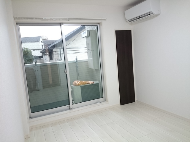 居室・リビング　室内