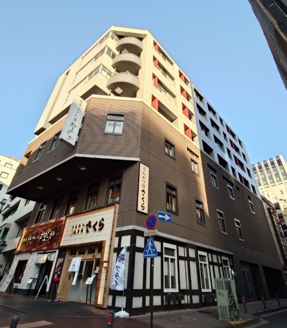 建物外観　オートロック完備