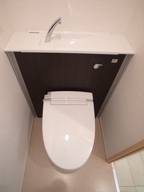 トイレ　温水洗浄便座