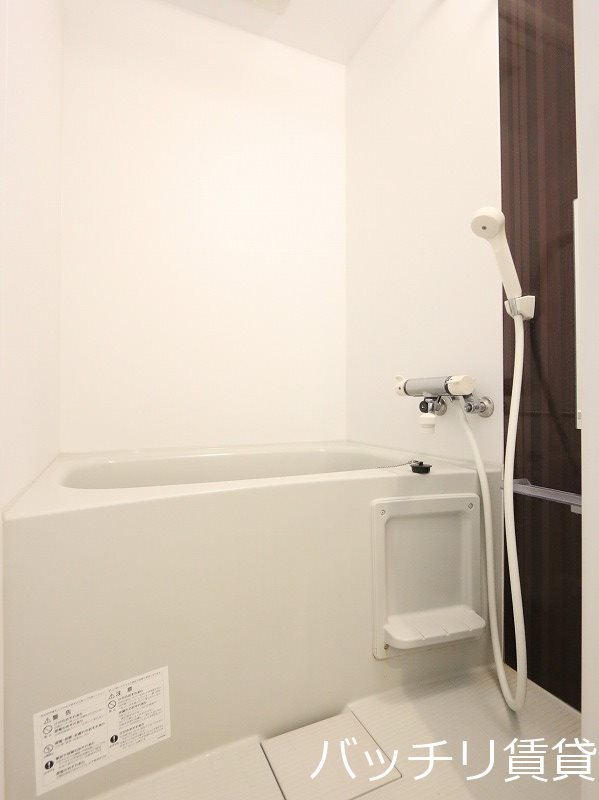 バス・シャワールーム　同型タイプの為、現状を優先致します。