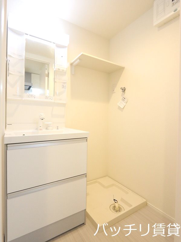 洗面設備　同型タイプの為、現状を優先致します。