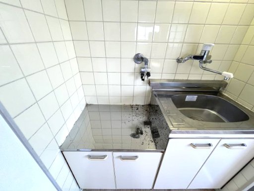 キッチン　イメージとして同建物他部屋を表示しています。