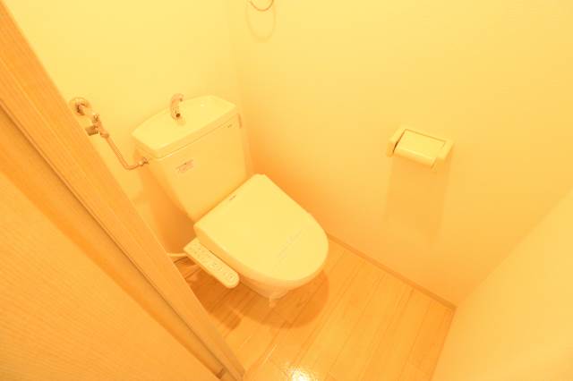 トイレ　シャワートイレ完備♪