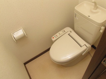 トイレ　ウォシュレット完備☆