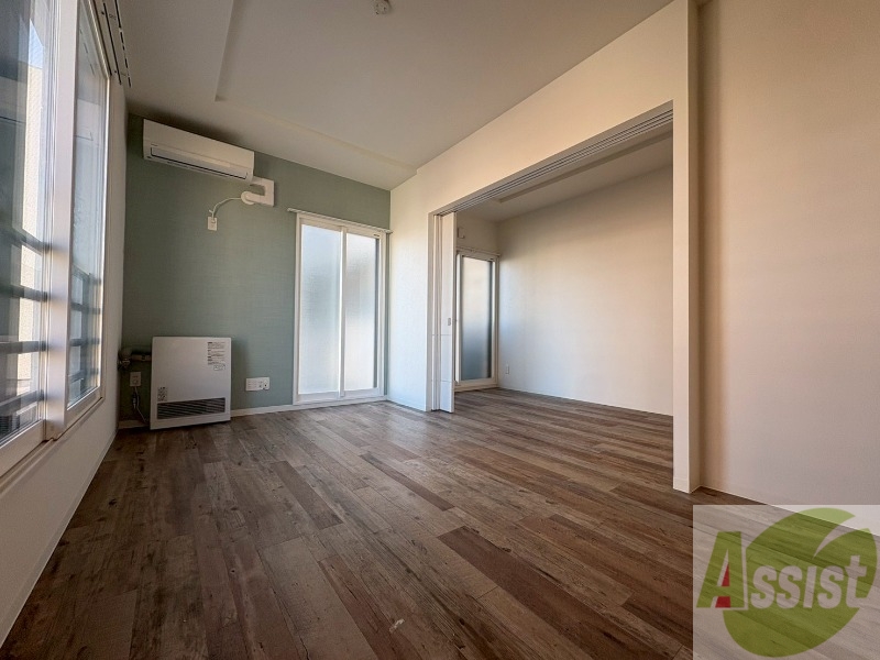 居室・リビング　広々としたリビングですね。使い勝手がよさそうですね！