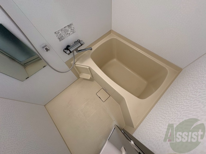 バス・シャワールーム　お風呂になります。一日の疲れを癒してくださいね。