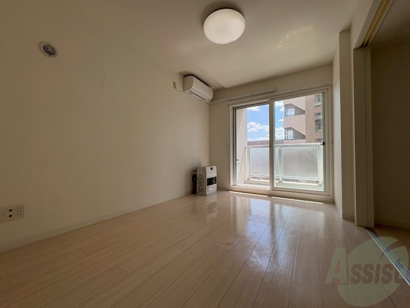 居室・リビング　広くてキレイなお部屋が広がっていて、充実した生活が送れそう。