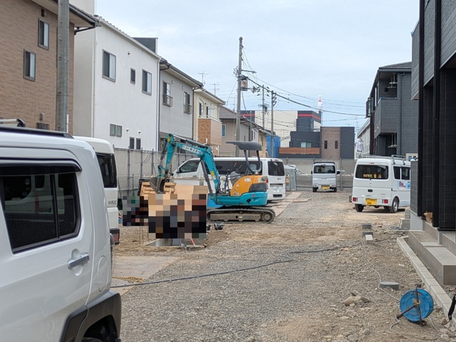 駐車場　建築中