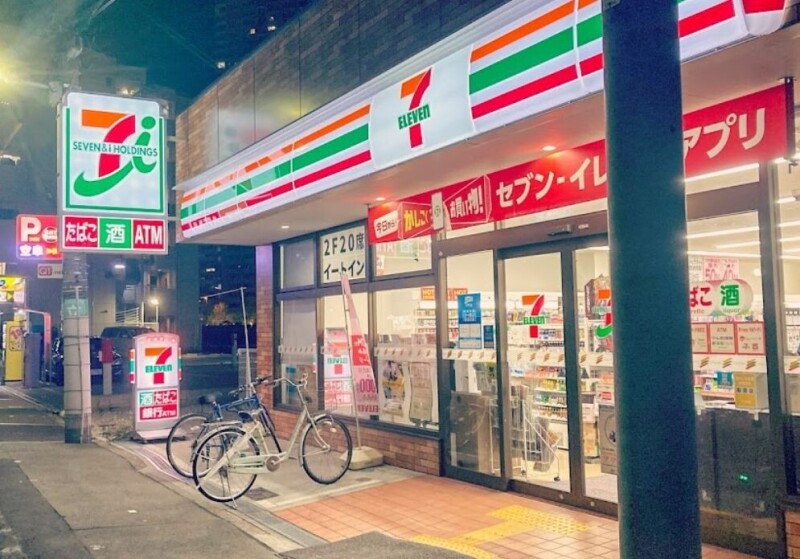 コンビニ　セブンイレブン梅田スカイビル東店（コンビニ）まで774m