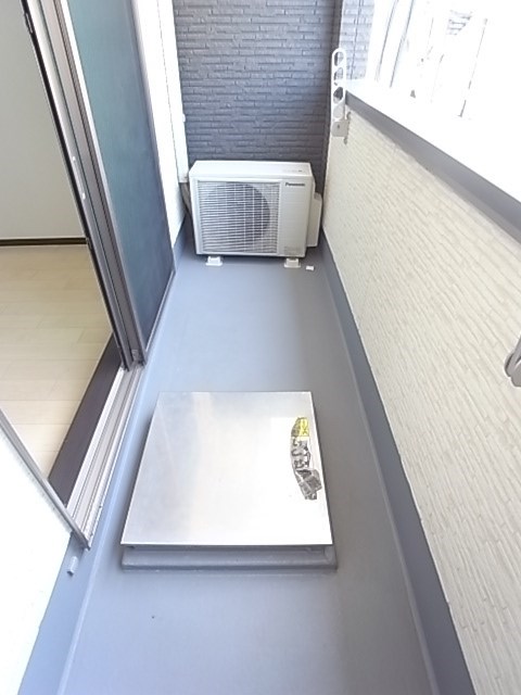 バルコニー　バルコニーからの眺めを楽しみながら食事をしませんか