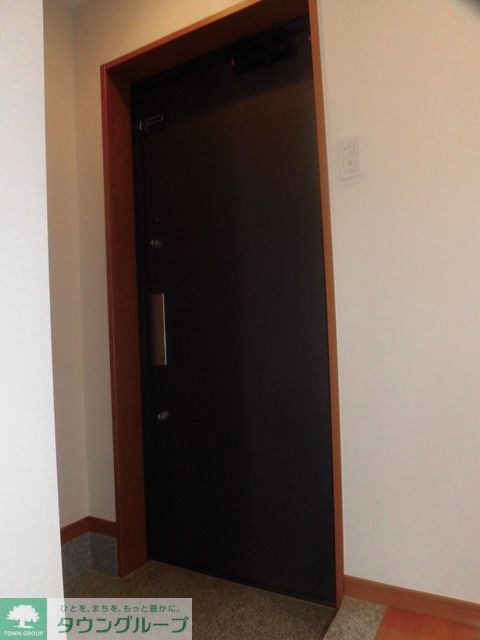 玄関　お部屋探しは株式会社　タウンハウジング　までお気軽にお問合…