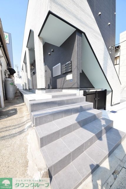 エントランス　お部屋探しは【タウンハウジング蘇我店】にお任せ下さい♪