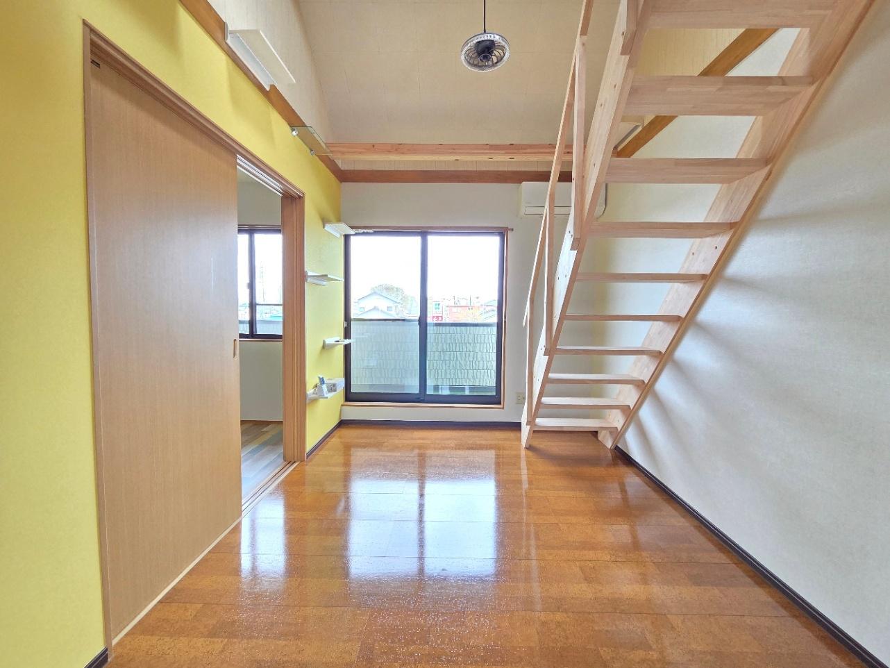 居室・リビング　猫ちゃんと共生するためのお部屋になっています！
