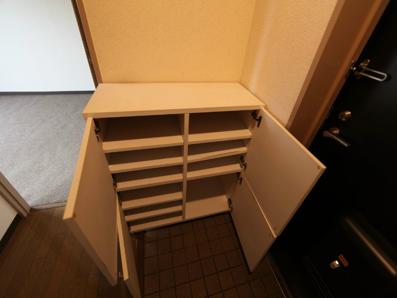 玄関　玄関　シューズボックス