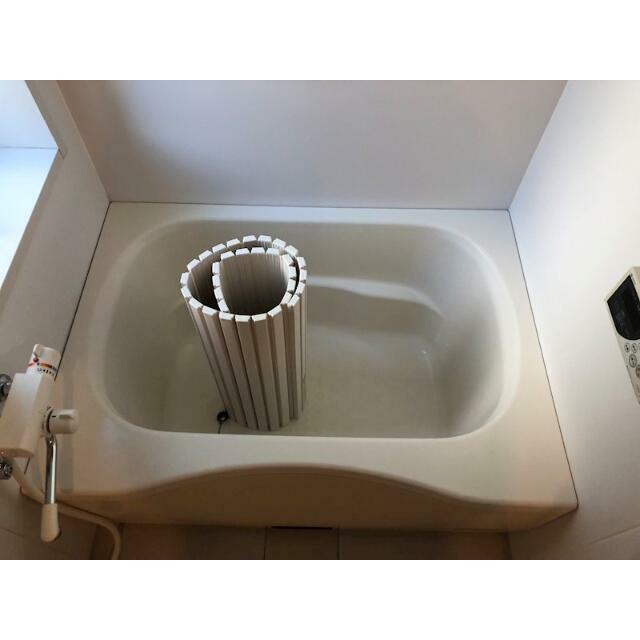 バス・シャワールーム　追い焚き機能付きバス。