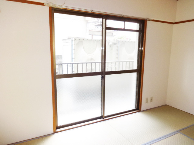 その他　開放感のある窓！早起きが楽しみになりますね☆