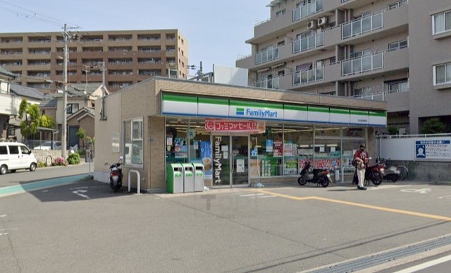 コンビニ　ファミリーマート　吹田長野西（コンビニ）まで729m