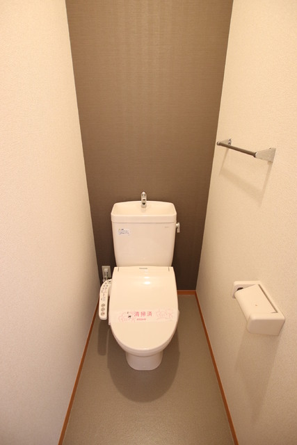 トイレ　洗浄、暖房機能付きのトイレ