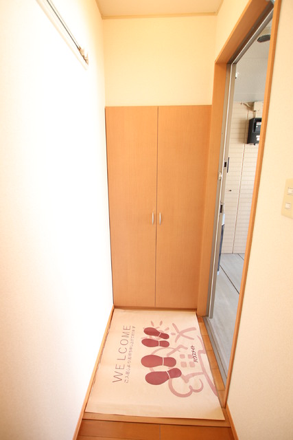 玄関　容量たっぷりな下駄箱設備