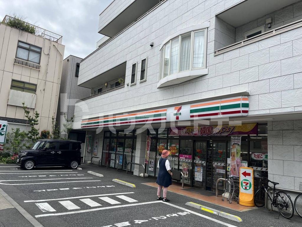 コンビニ　セブンイレブン北区志茂2丁目店（コンビニ）まで200m