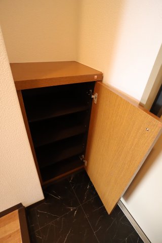 収納　シューズボックス