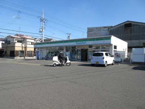 コンビニ　ファミリーマート堺大野芝町店（コンビニ）まで319m