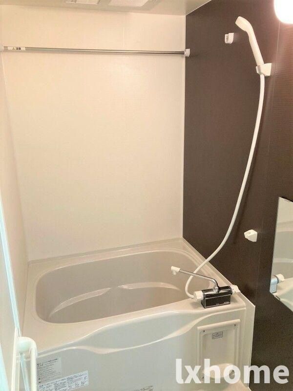 バス・シャワールーム　コンパクトで使いやすいお風呂です