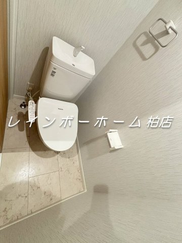 トイレ　※別部屋参考写真。