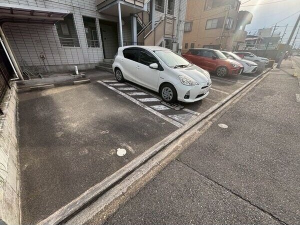 駐車場　名古屋で一番初期費用の安い賃貸専門の不動産会社です(^^)