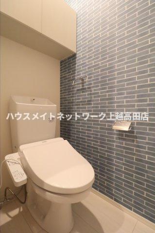 トイレ　温水洗浄暖房便座