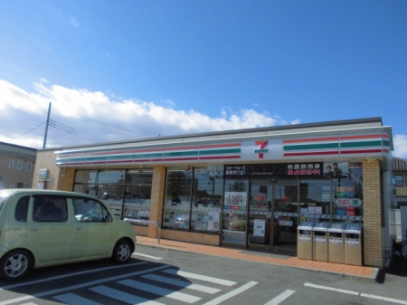 コンビニ　セブンイレブン伊勢崎平和町店（コンビニ）まで670m