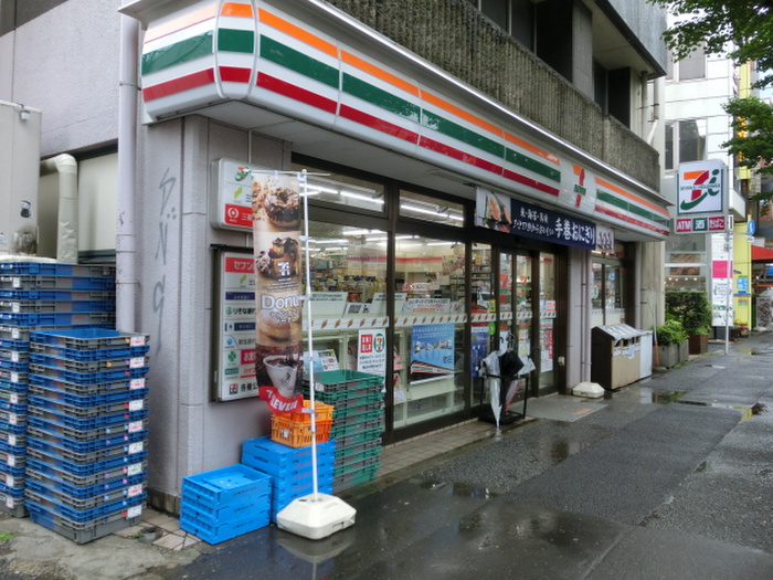 コンビニ　セブンイレブン（コンビニ）まで210m