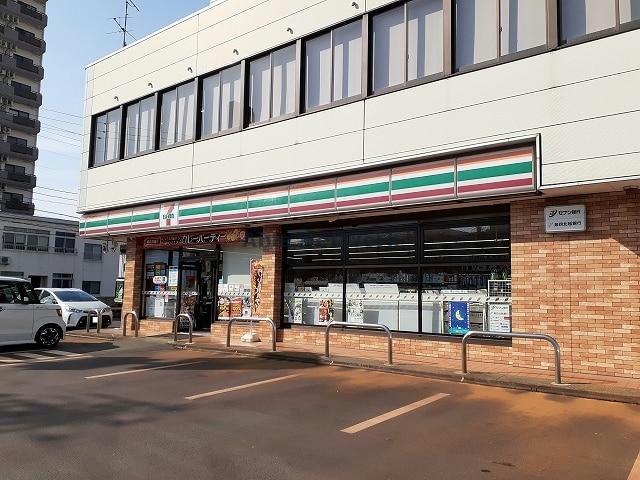コンビニ　セブンイレブン長岡呉服町店（コンビニ）まで661m